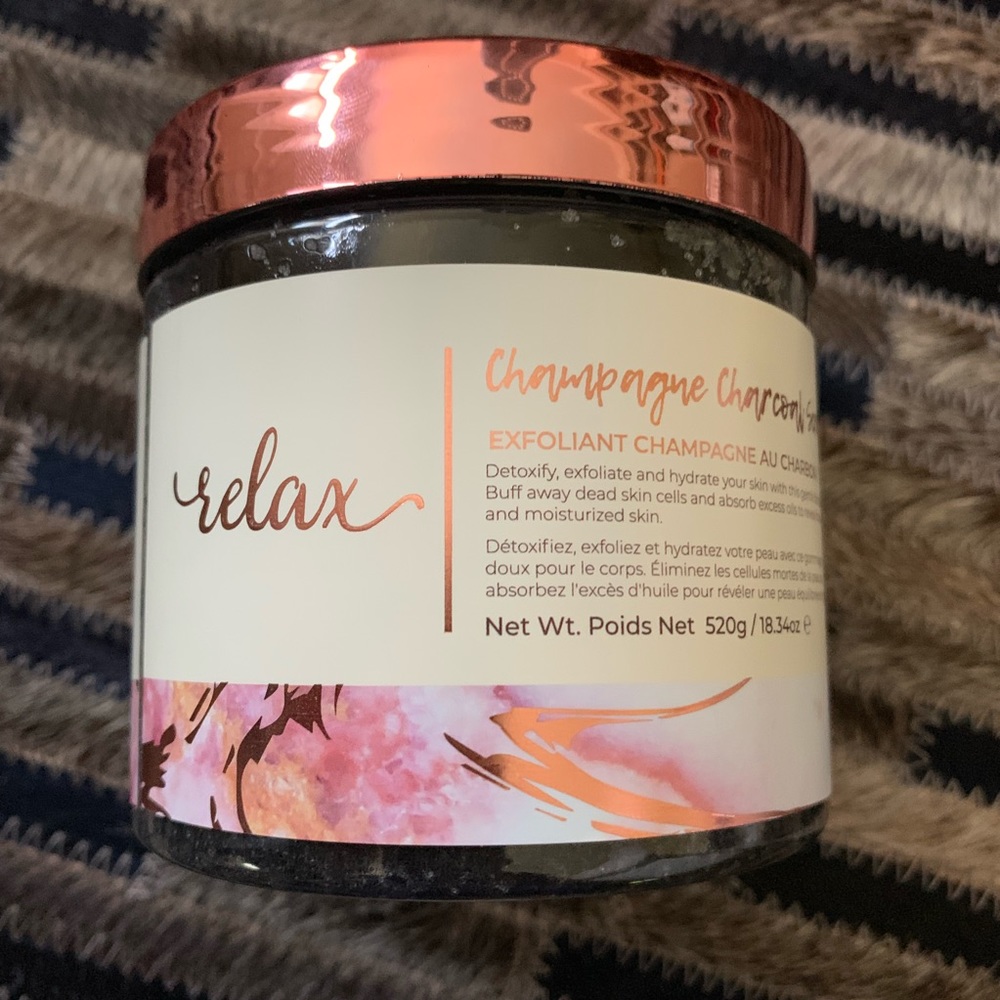 MANA KADAR CHAMPAGNE CHARCOAL BODY SCRUB